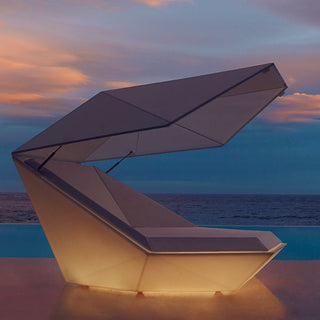 ILLUMINATED FAZ OUTDOOR DAYBED WITH PARASOL