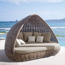 Load image into Gallery viewer, THE SHADE OUTDOOR DAYBED