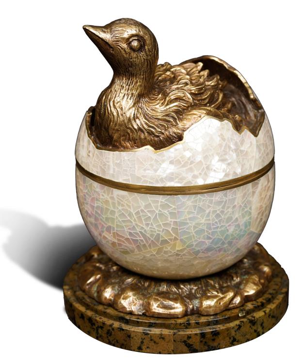 89-1901 - Ostrich Egg Box (SH41-022718)