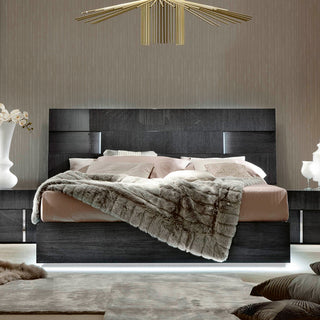 Monte Carlo King Bed